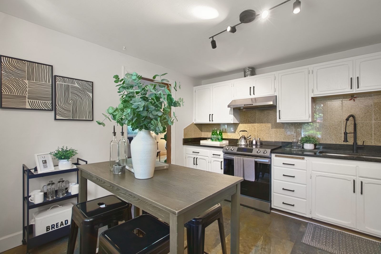18806 4th Ave S, Burien, WA 98148